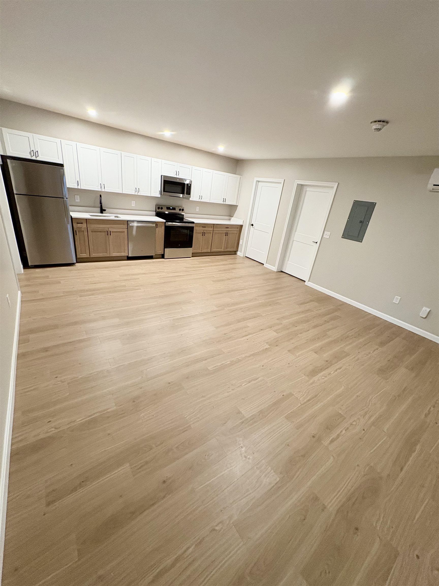 15 Mountain Road 201