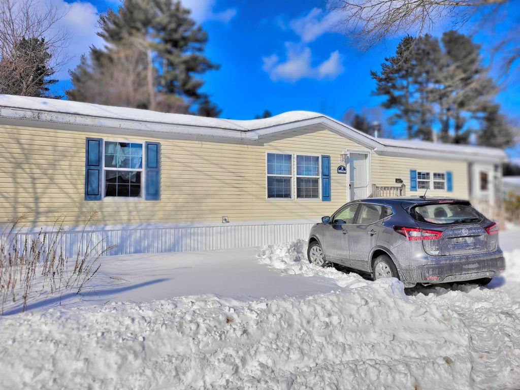 Photo of 2 Darlene Lane, Litchfield, NH 03052 (MLS # 5075514)