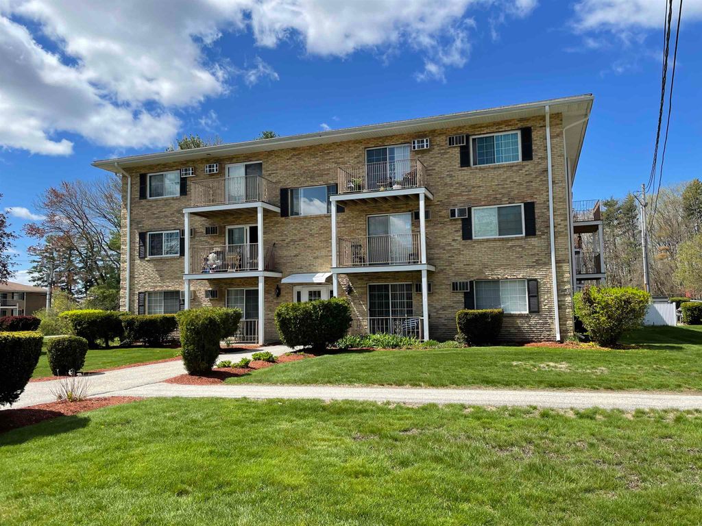 Photo of 379 Huse Road #33, Manchester, NH 03103 (MLS # 5085726)