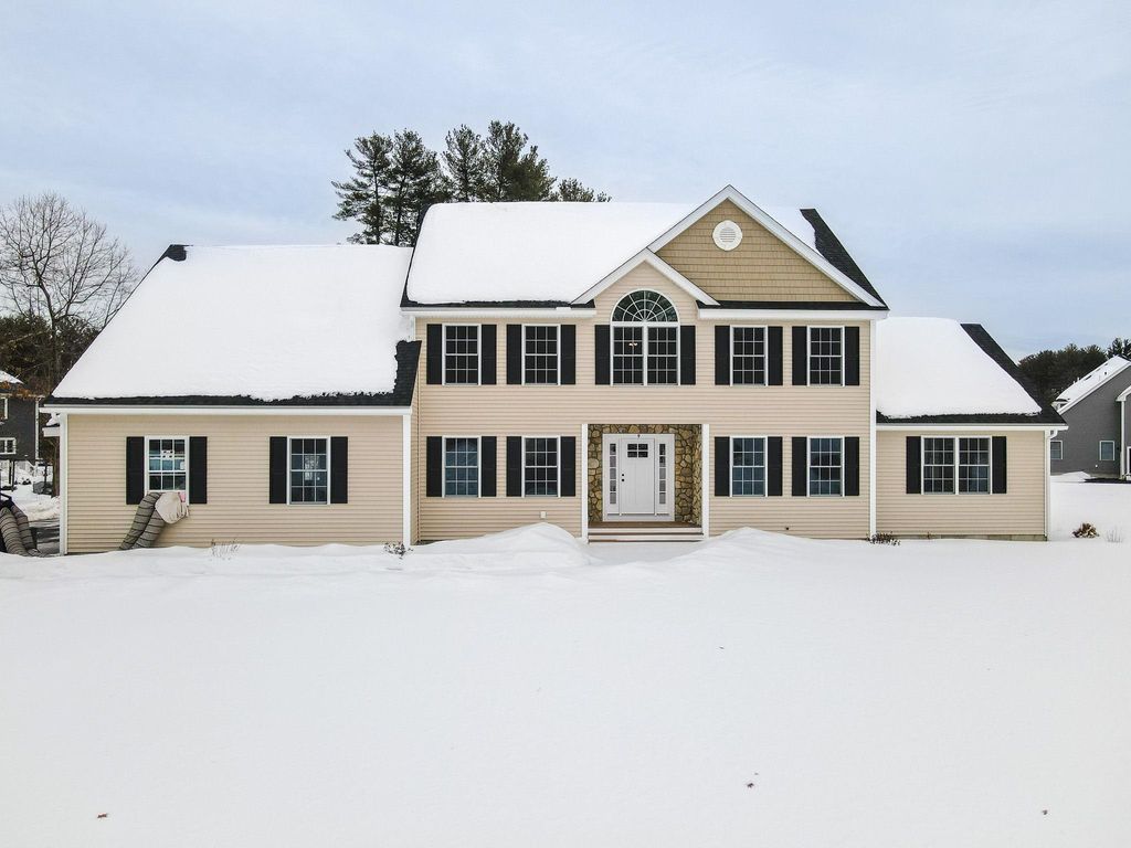 Photo of 9 Cornstalk Lane, Pelham, NH 03076 (MLS # 5064729)