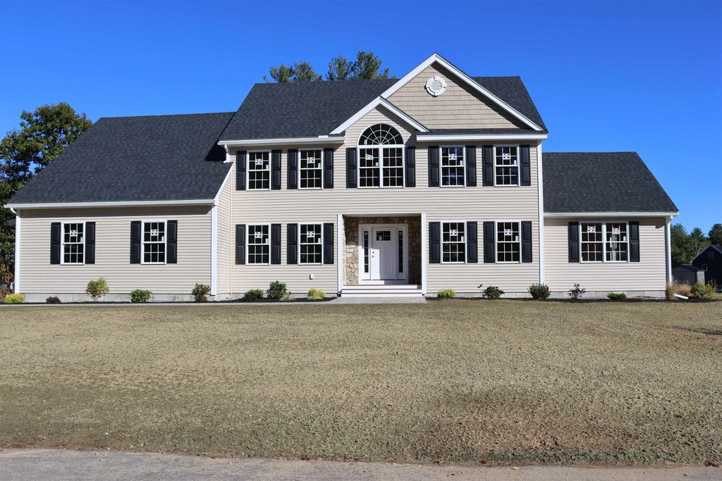 Photo of 9 Cornstalk Lane, Pelham, NH 03076 (MLS # 5064729)