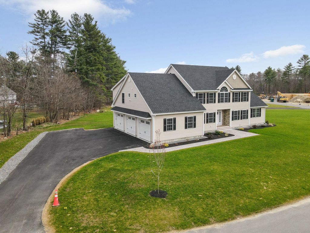 Photo of 9 Cornstalk Lane, Pelham, NH 03076 (MLS # 5064729)