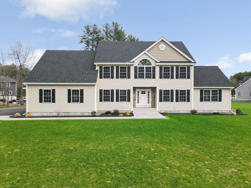 Photo of 9 Cornstalk Lane, Pelham, NH 03076 (MLS # 5064729)