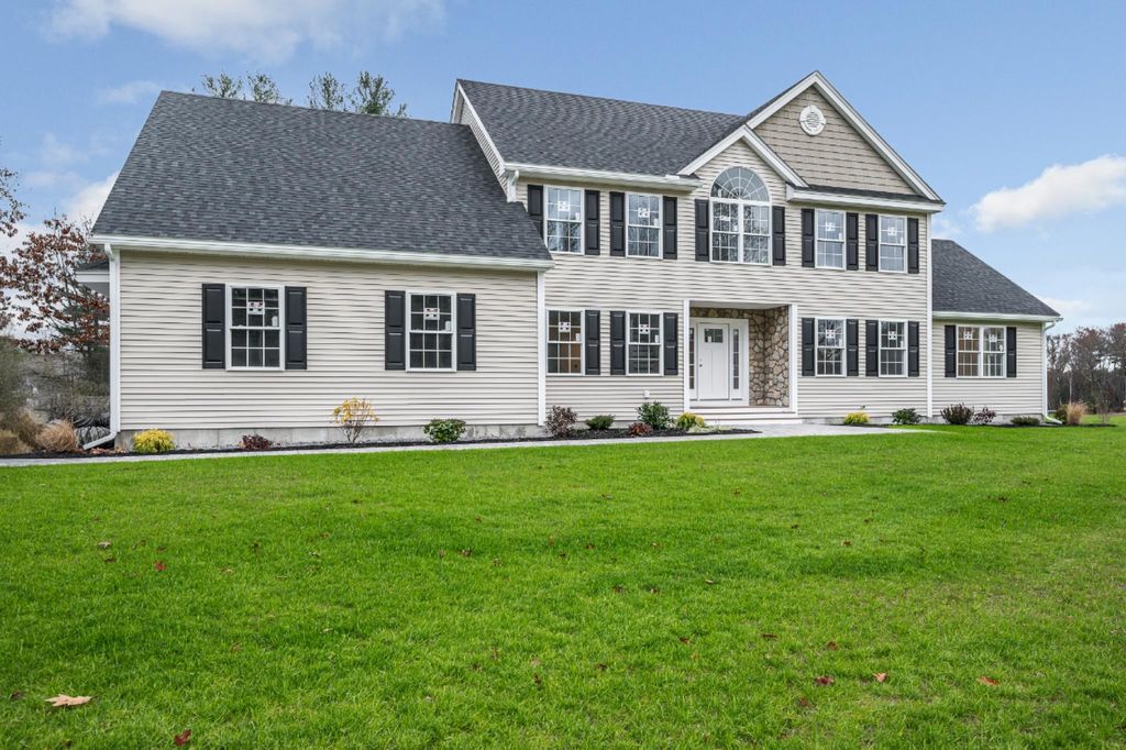 Photo of 9 Cornstalk Lane, Pelham, NH 03076 (MLS # 5064729)