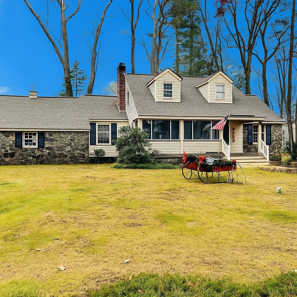 Photo of 20 Ashwood Avenue, Salem, NH 03079 (MLS # 5069606)