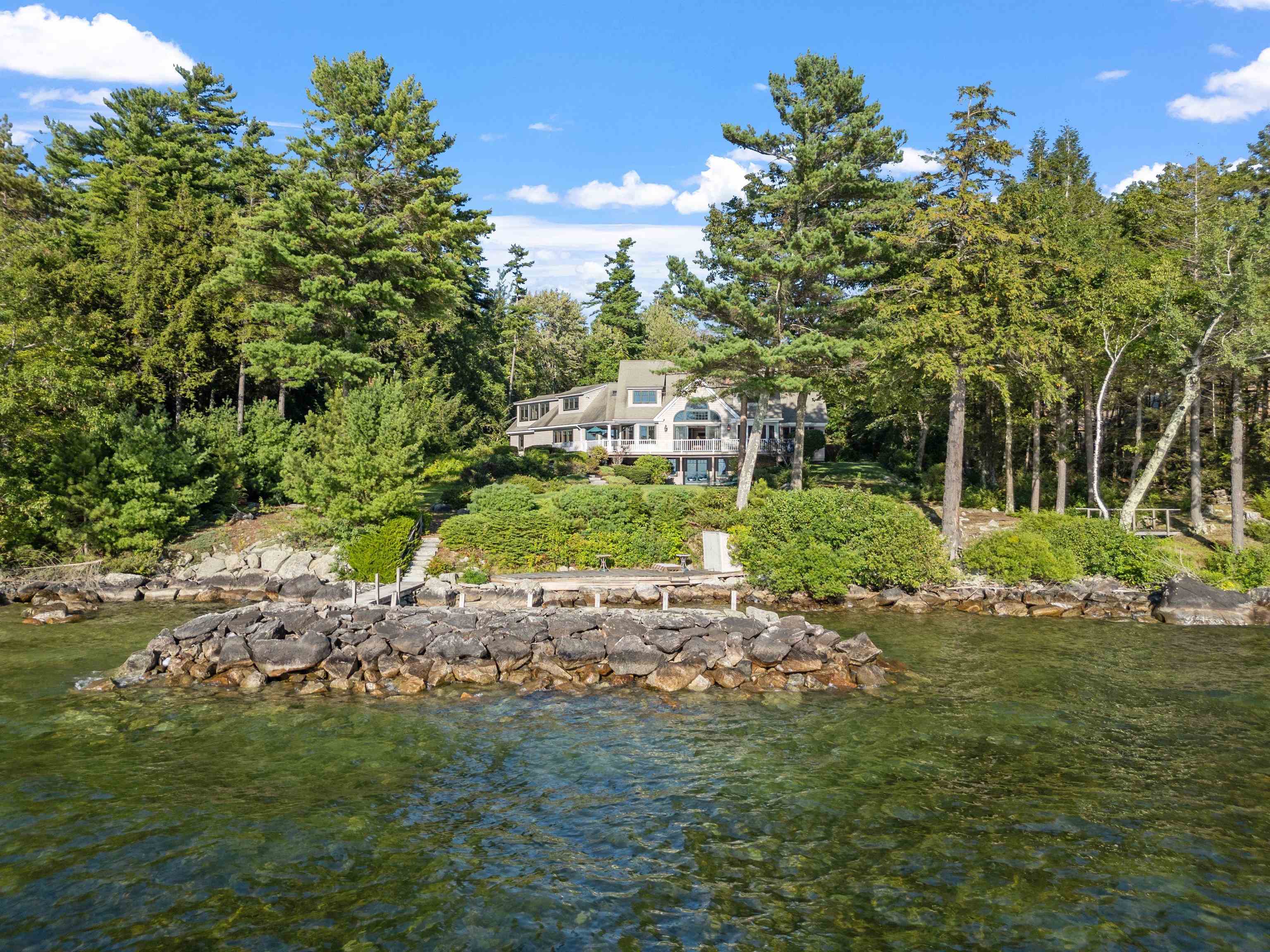 20 Elm Point