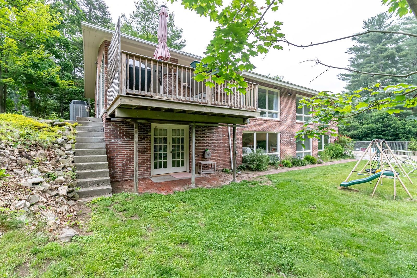 28 New Searles Road