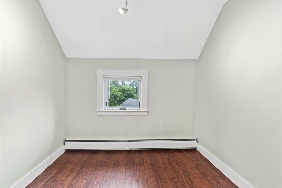 Nashua, New Hampshire 03060, United States, 3 Bedrooms Bedrooms, ,1 BathroomBathrooms,Residential,Active,163674