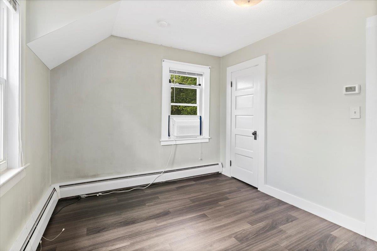 Nashua, New Hampshire 03060, United States, 3 Bedrooms Bedrooms, ,1 BathroomBathrooms,Residential,Active,163674