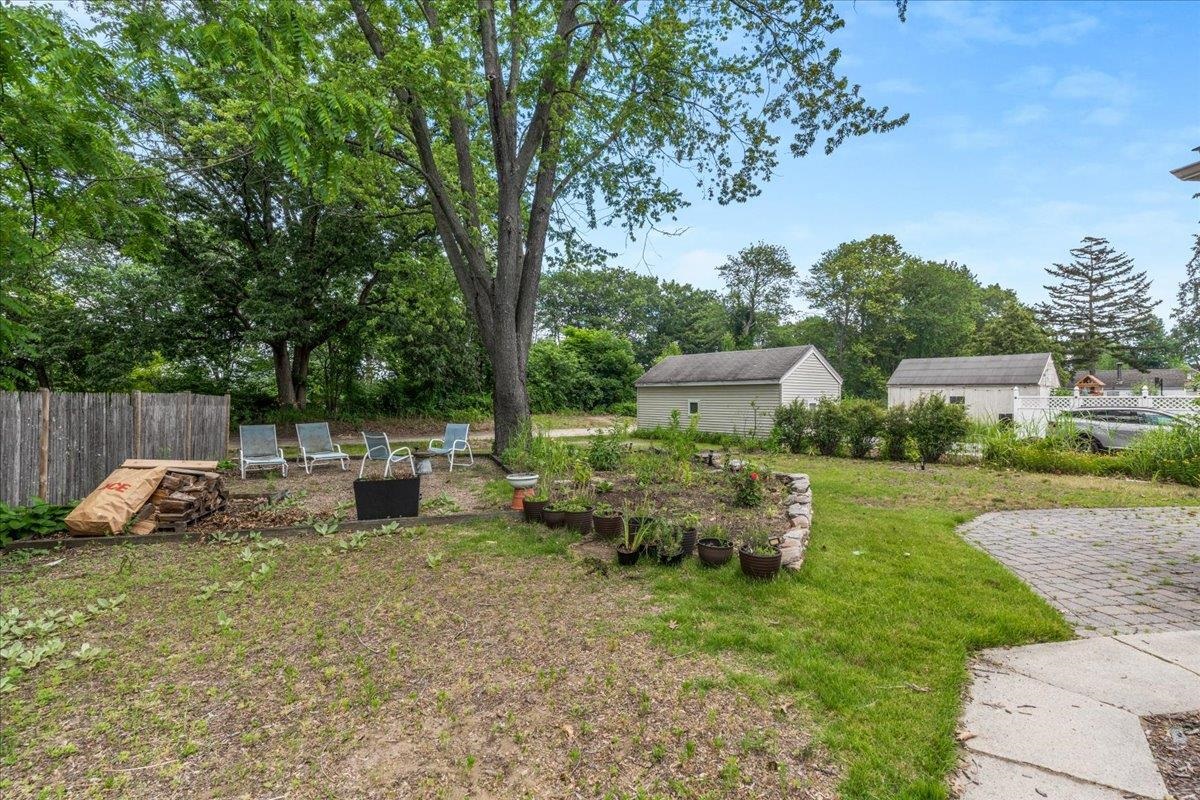 Nashua, New Hampshire 03060, United States, 3 Bedrooms Bedrooms, ,1 BathroomBathrooms,Residential,Active,163674