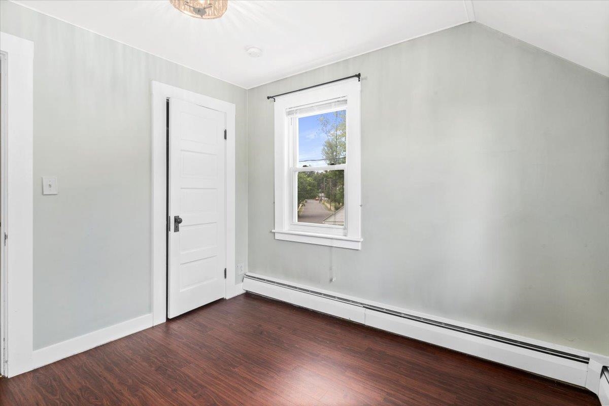 Nashua, New Hampshire 03060, United States, 3 Bedrooms Bedrooms, ,1 BathroomBathrooms,Residential,Active,163674