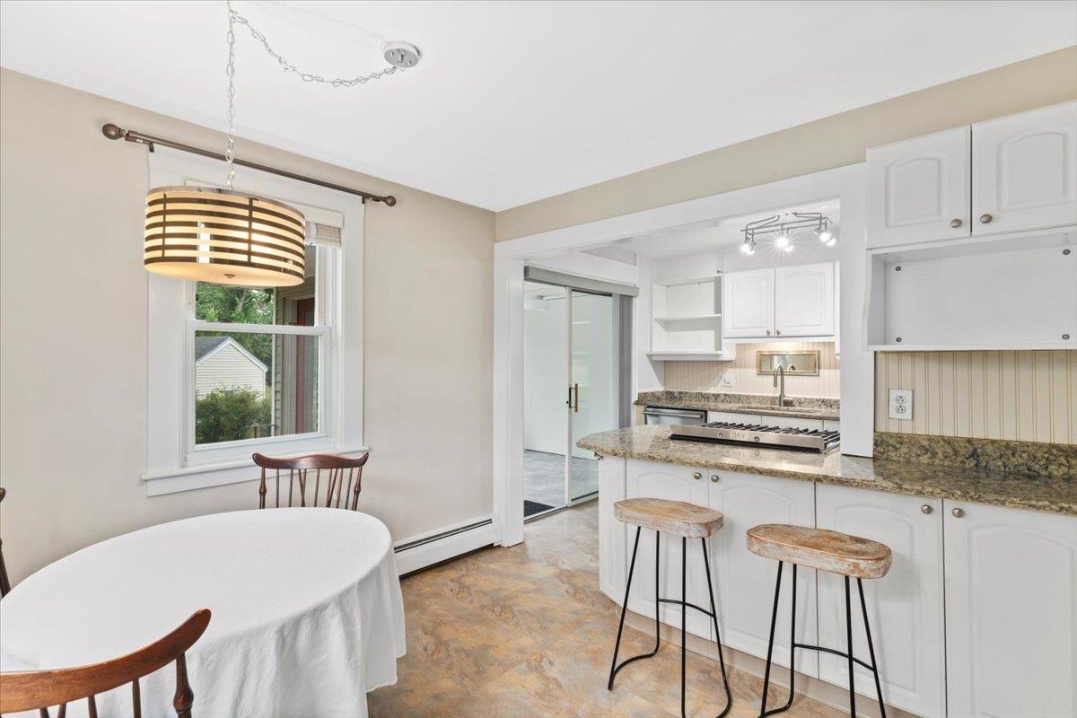 Nashua, New Hampshire 03060, United States, 3 Bedrooms Bedrooms, ,1 BathroomBathrooms,Residential,Active,163674