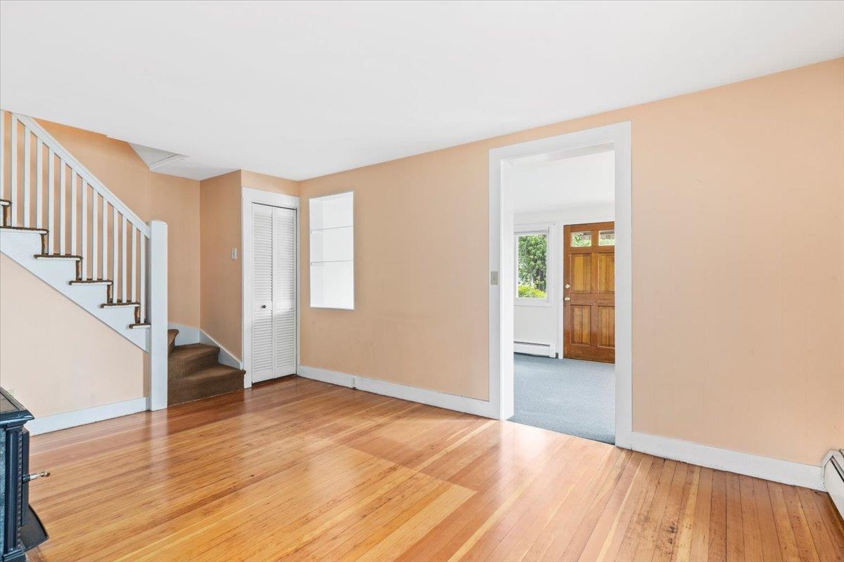 Nashua, New Hampshire 03060, United States, 3 Bedrooms Bedrooms, ,1 BathroomBathrooms,Residential,Active,163674