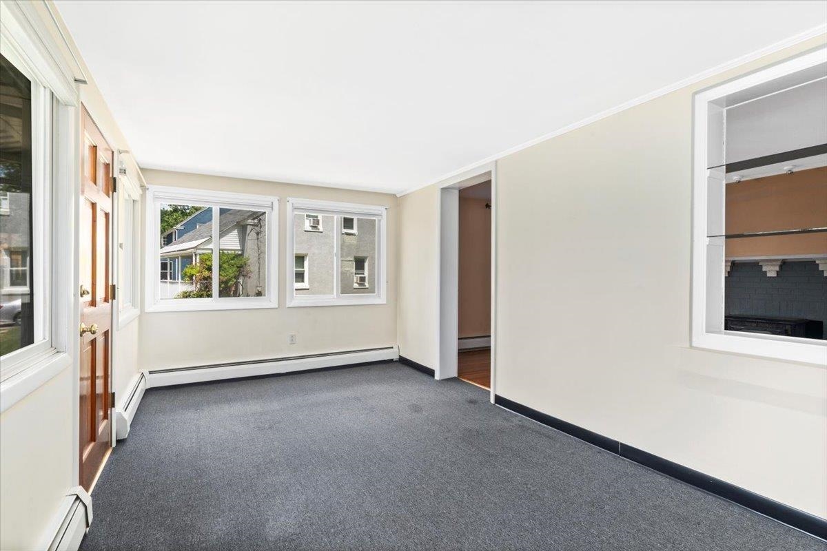 Nashua, New Hampshire 03060, United States, 3 Bedrooms Bedrooms, ,1 BathroomBathrooms,Residential,Active,163674