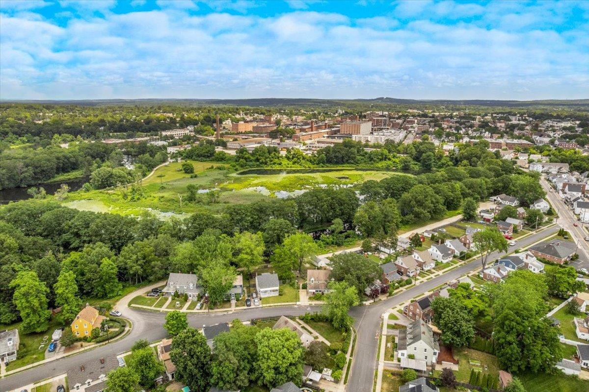 Nashua, New Hampshire 03060, United States, 3 Bedrooms Bedrooms, ,1 BathroomBathrooms,Residential,Active,163674