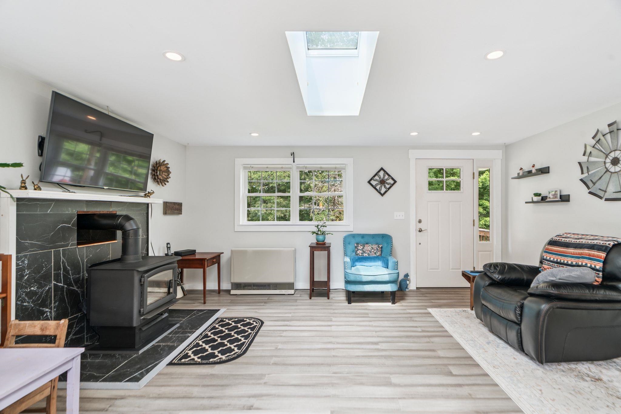 Plainfield, New Hampshire 03781, United States, 3 Bedrooms Bedrooms, ,1 BathroomBathrooms,Residential,Active,184219