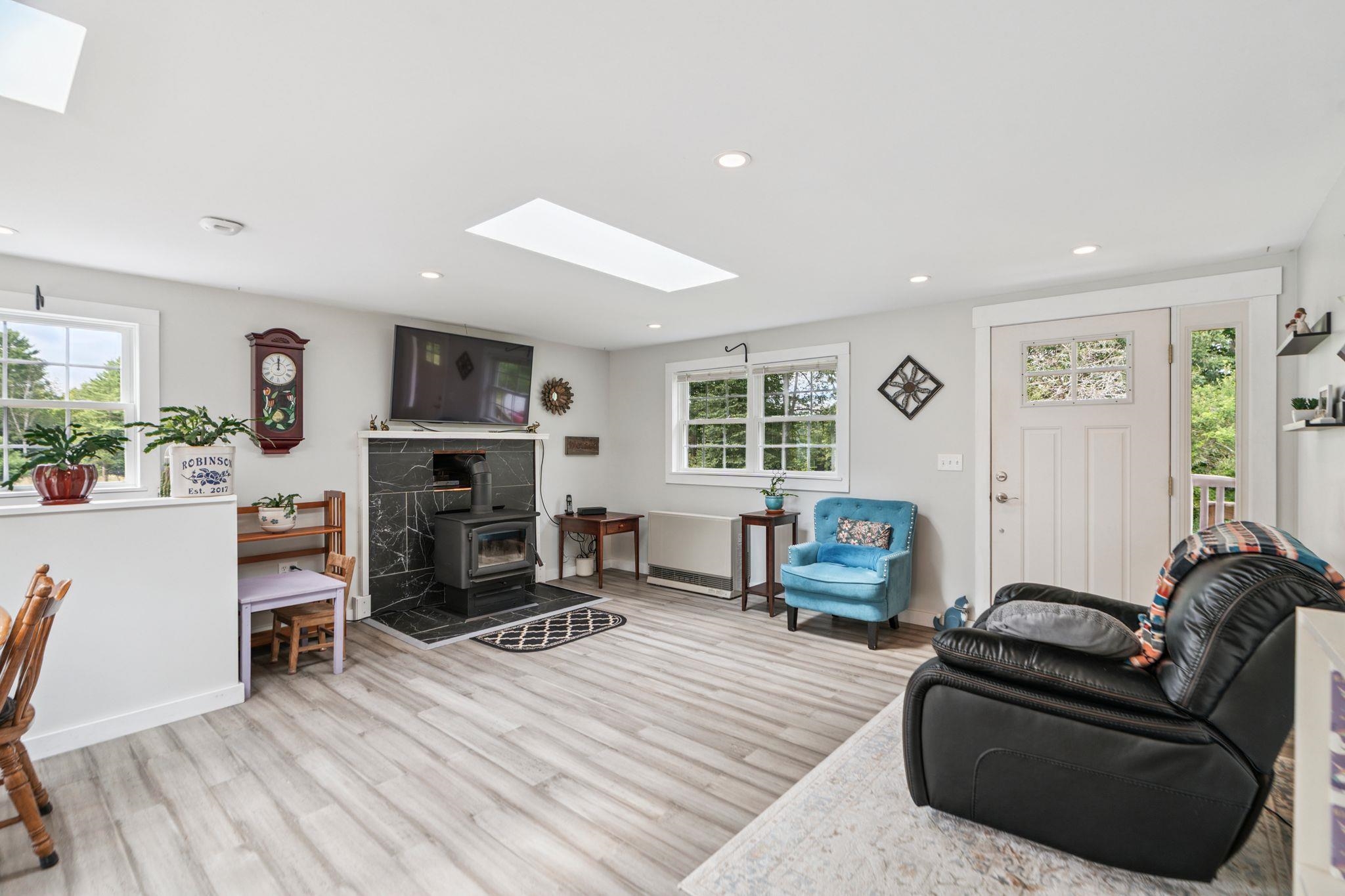 Plainfield, New Hampshire 03781, United States, 3 Bedrooms Bedrooms, ,1 BathroomBathrooms,Residential,Active,184219