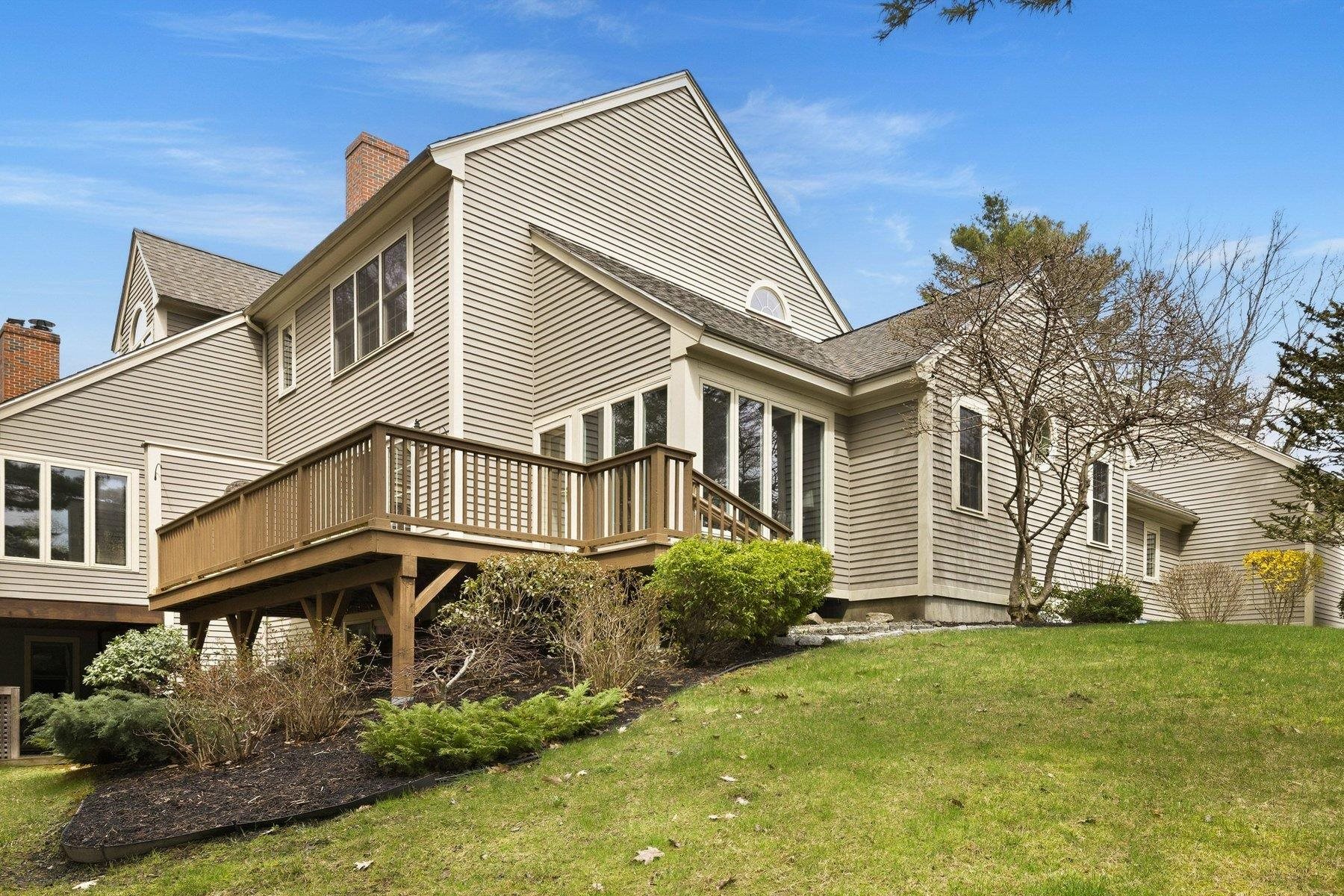 25 Peninsula Drive 25