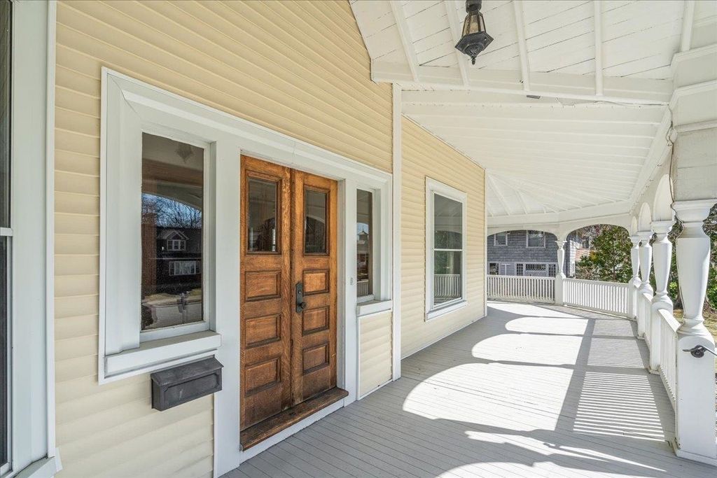 Photo of 113 Bay Street, Manchester, NH 03104 (MLS # 5037252)