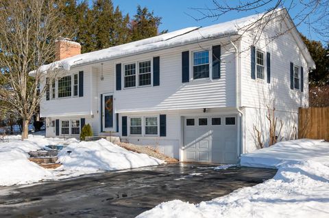 Photo of 24 Sanborn Drive, Nashua, NH 03063 (MLS # 5075053)