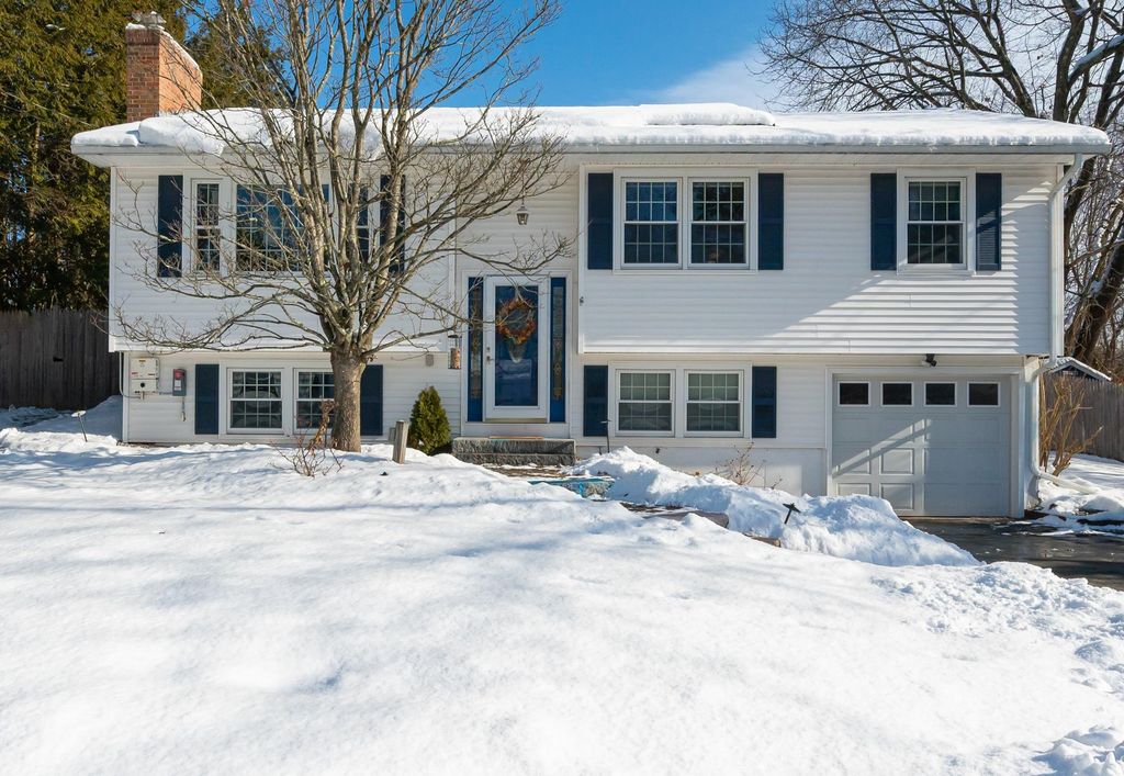 Photo of 24 Sanborn Drive, Nashua, NH 03063 (MLS # 5075053)