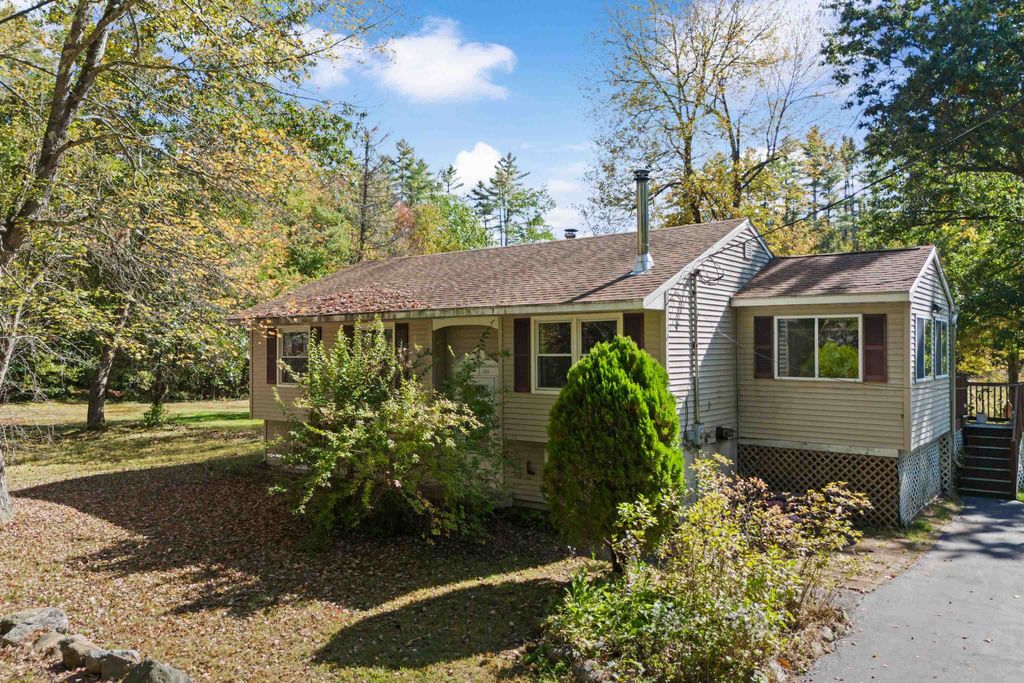 Photo of 153 W Parish Road, Concord, NH 03303 (MLS # 5063456)