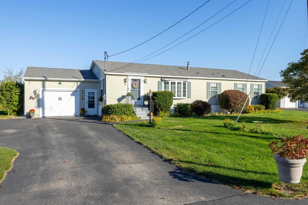 Photo of 23 Stonegate Lane, Hampstead, NH 03841 (MLS # 5065665)