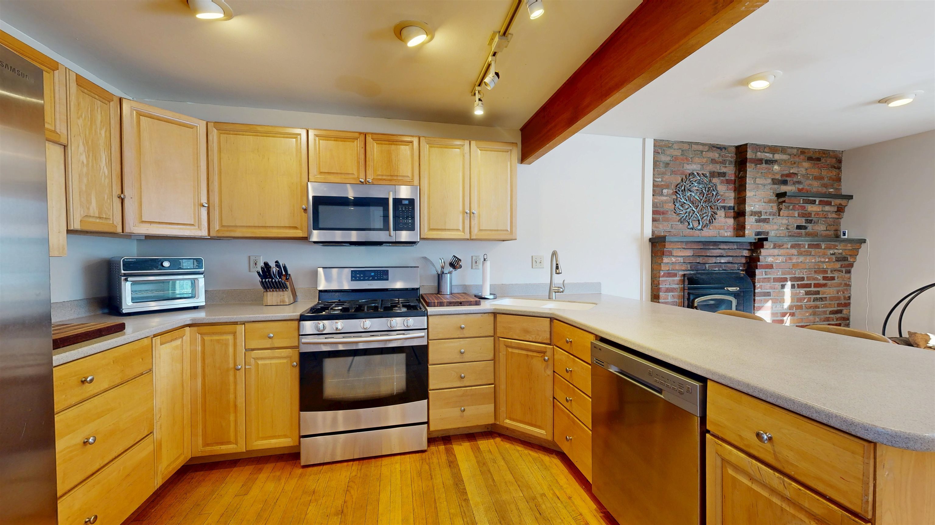 104 Lakewood Parkway