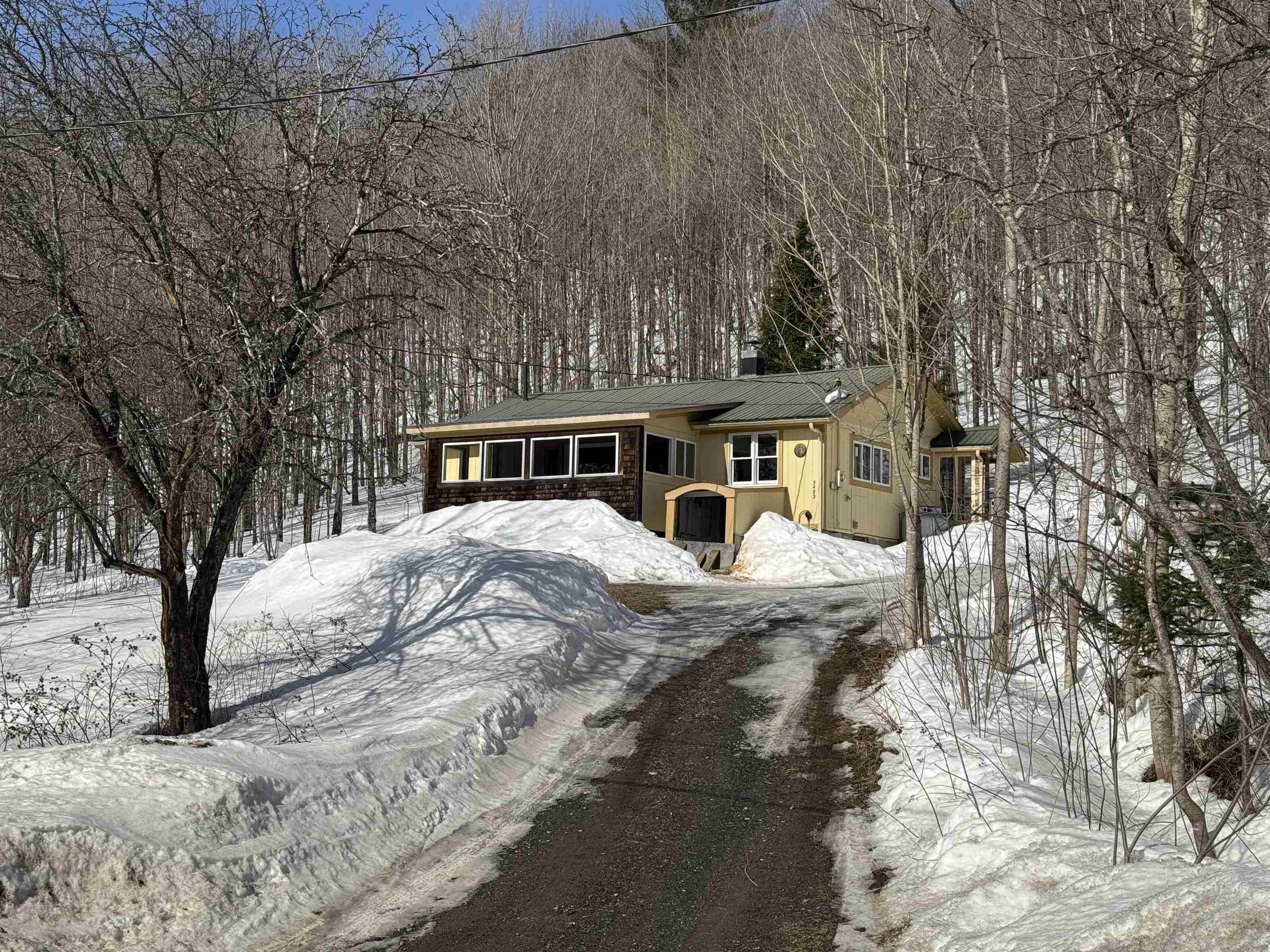 Hyde Park, Vermont 05655, United States, 2 Bedrooms Bedrooms, ,1 BathroomBathrooms,Residential,Active,92931