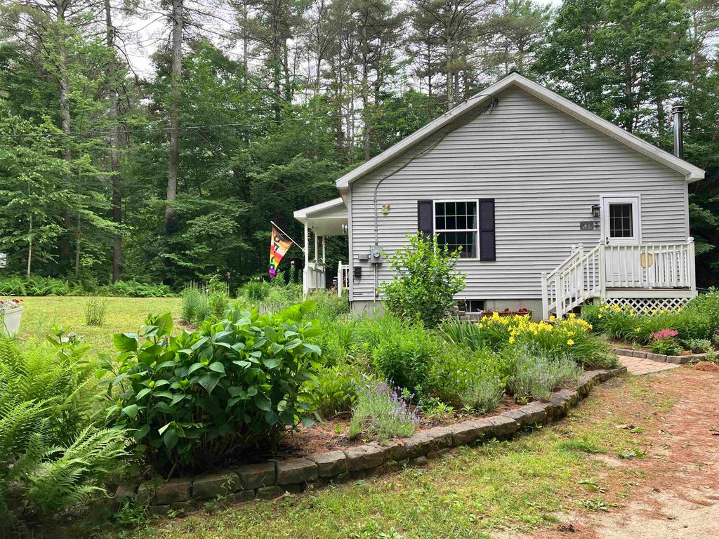 Photo of 5 Birch Lane, Tuftonboro, NH 03816 (MLS # 5085685)