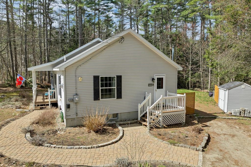 Photo of 5 Birch Lane, Tuftonboro, NH 03816 (MLS # 5085685)