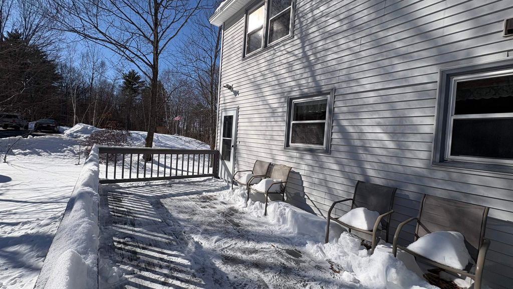 Photo of 245 Beacon Hill Road #B, Pembroke, NH 03275 (MLS # 5075901)
