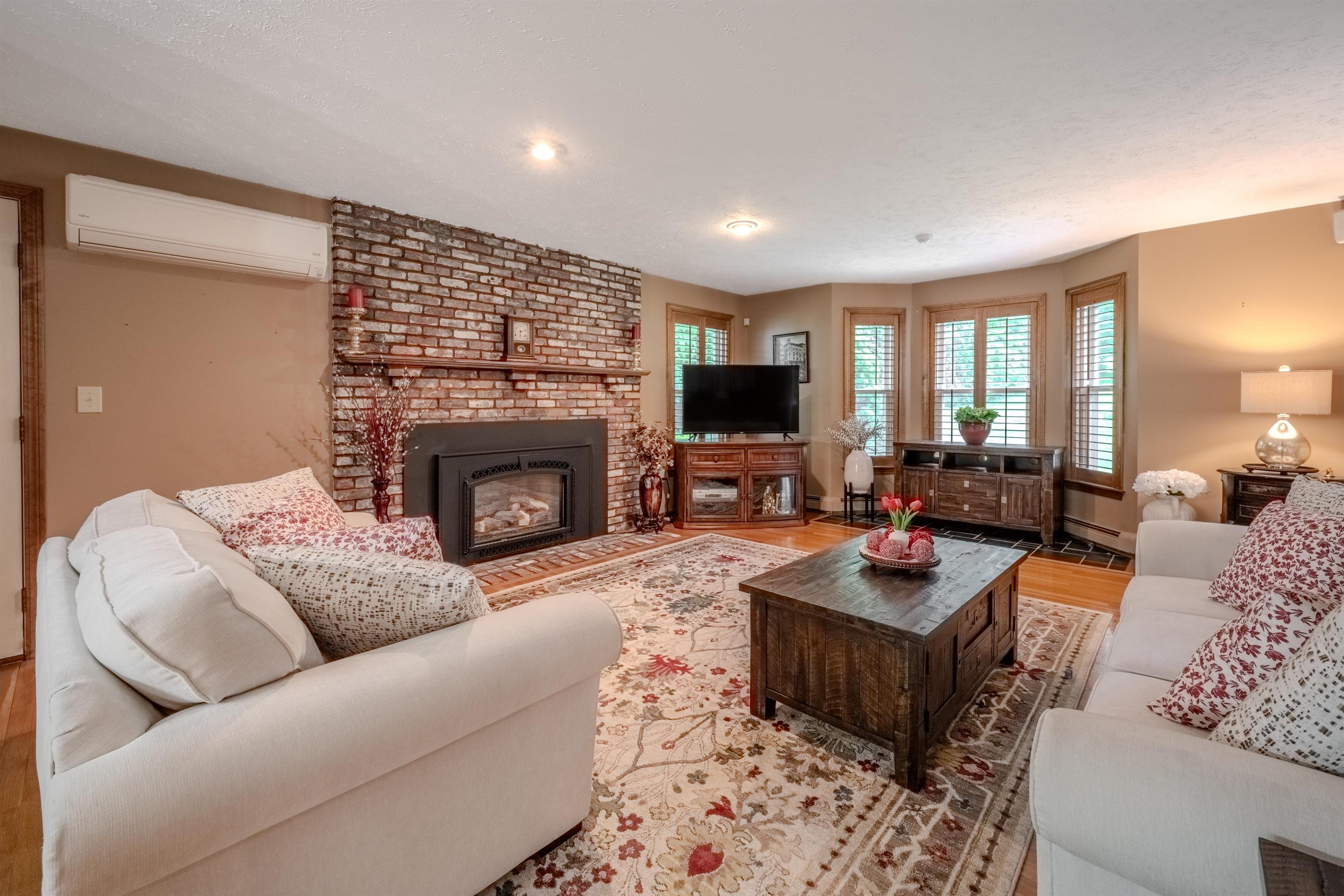 51 Crestwood Lane