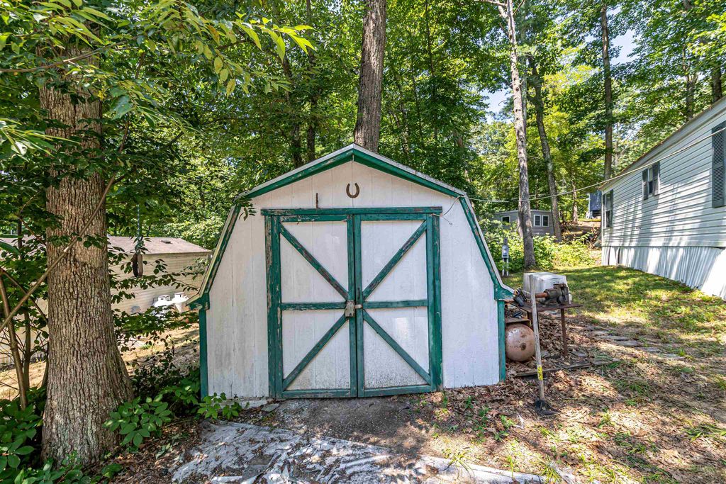 Photo of 6 Jackson Avenue, Allenstown, NH 03275 (MLS # 5054708)