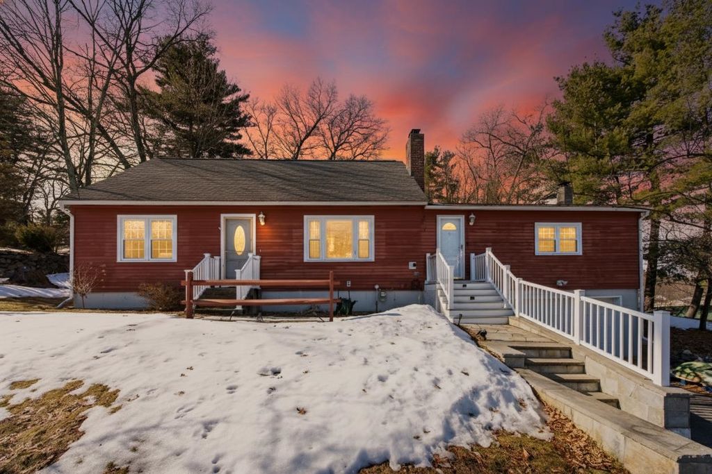 Photo of 9 Leslie Lane, Nashua, NH 03062 (MLS # 5079117)