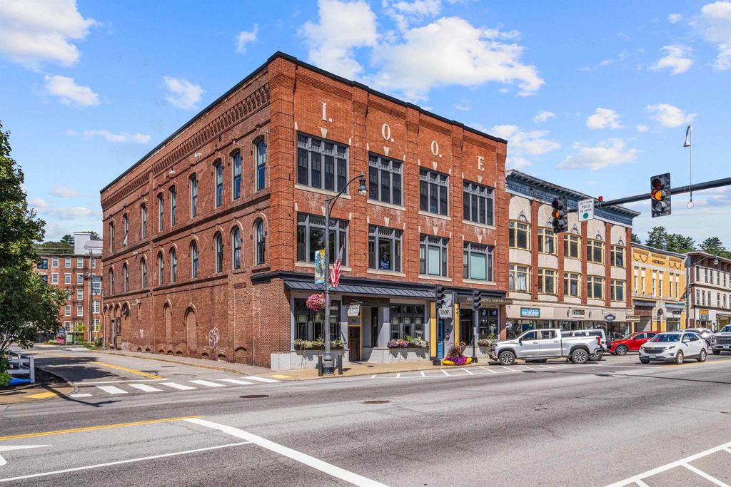 Photo of 400 Central Street #204, Franklin, NH 03235 (MLS # 5059743)