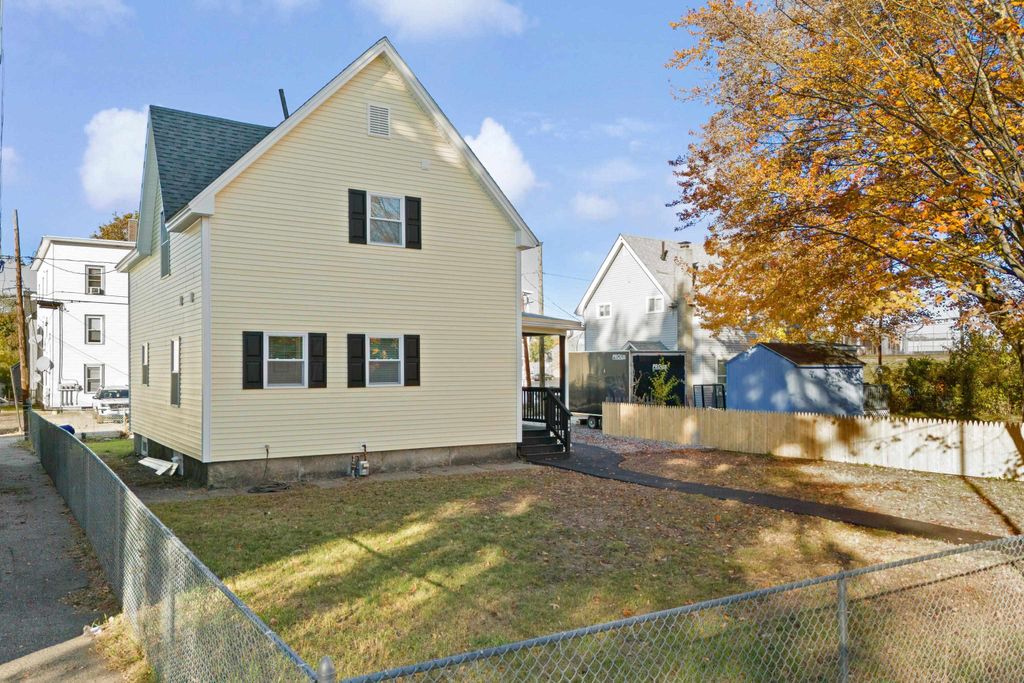 Photo of 284 Bell Street, Manchester, NH 03103 (MLS # 5066934)