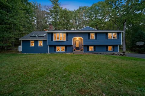 22 Winter Hill Road Goffstown NH 03045