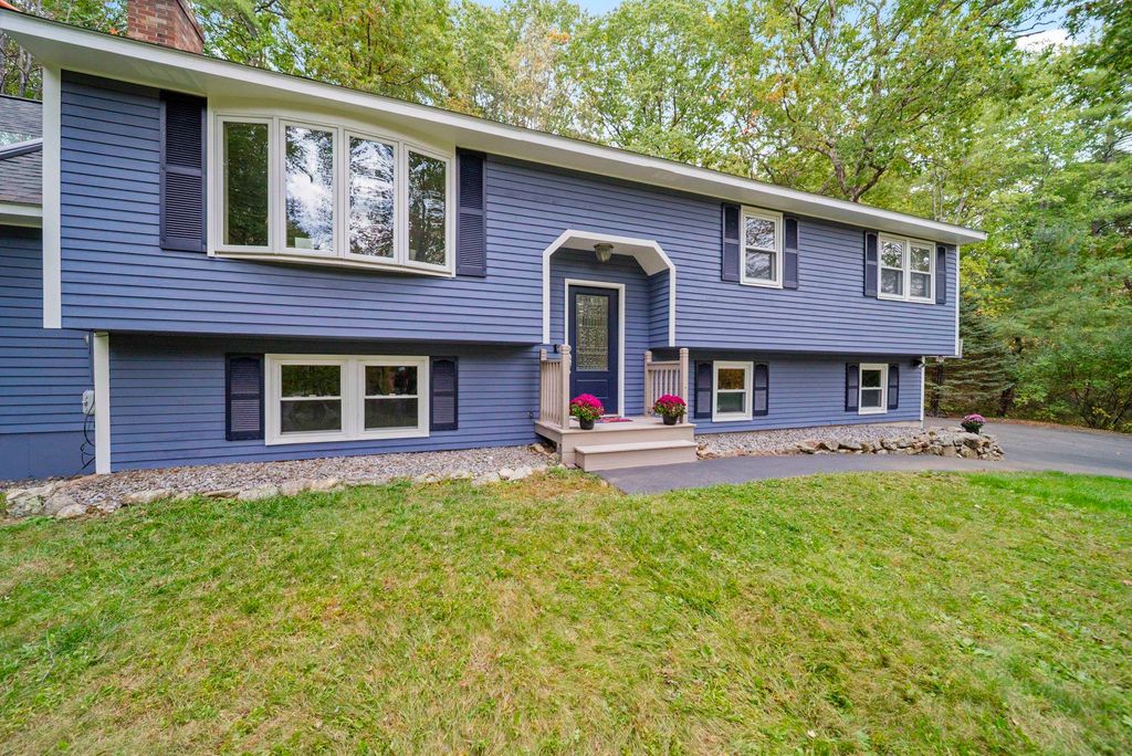 Photo of 22 Winter Hill Road, Goffstown, NH 03045 (MLS # 5068854)