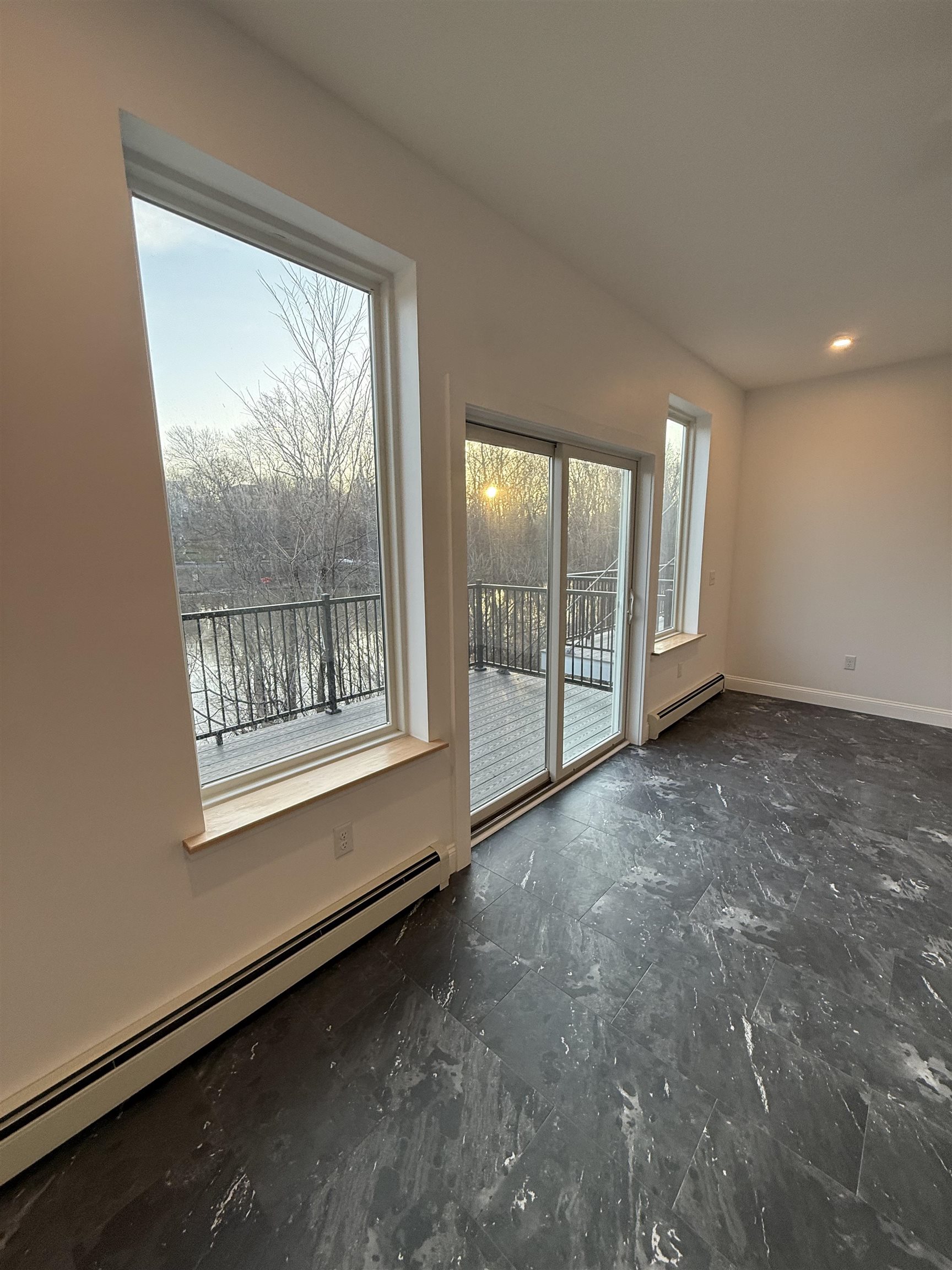 Vergennes, Vermont 05491, United States, 3 Bedrooms Bedrooms, ,2 BathroomsBathrooms,Residential,Active,92388