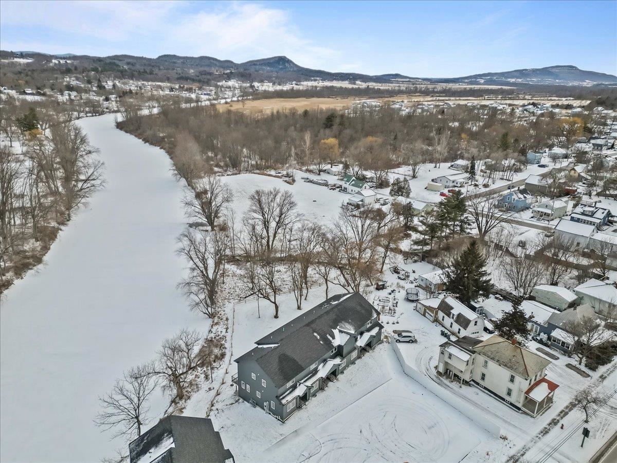 Vergennes, Vermont 05491, United States, 3 Bedrooms Bedrooms, ,2 BathroomsBathrooms,Residential,Active,92388