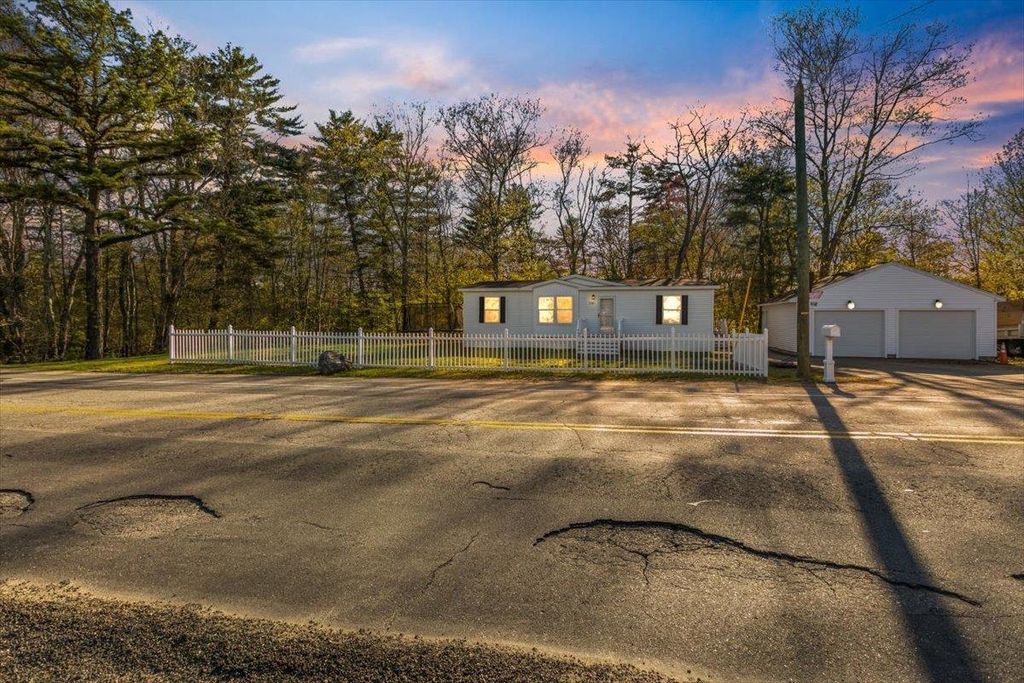 Photo of 230 Chestnut Hill Road, Rochester, NH 03867 (MLS # 5088793)