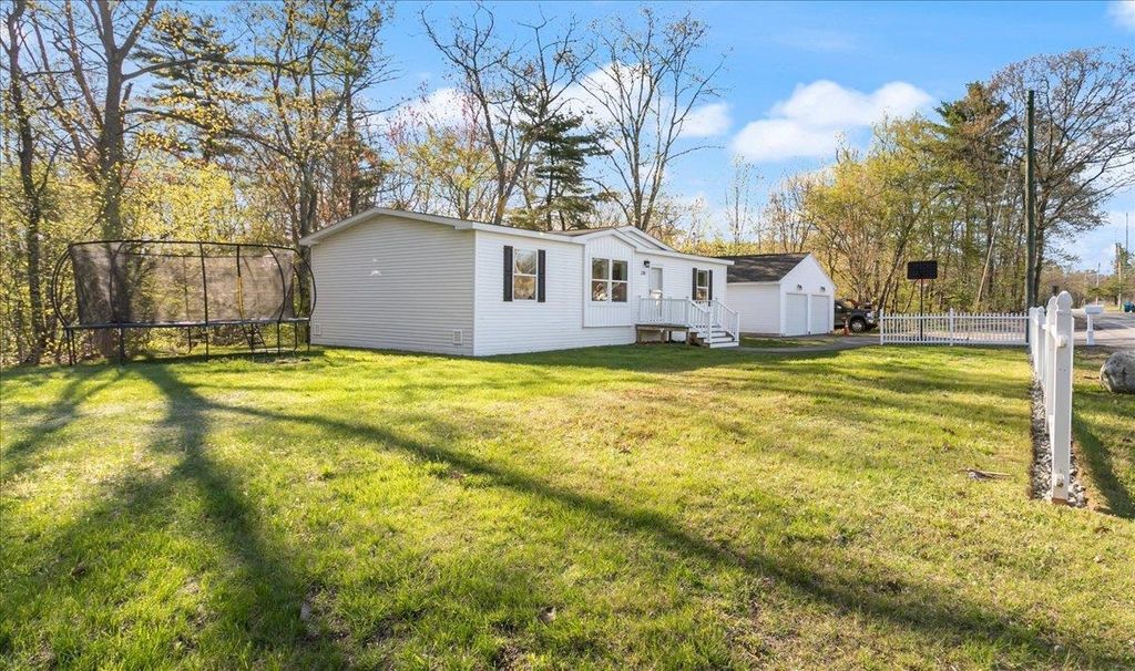 Photo of 230 Chestnut Hill Road, Rochester, NH 03867 (MLS # 5088793)