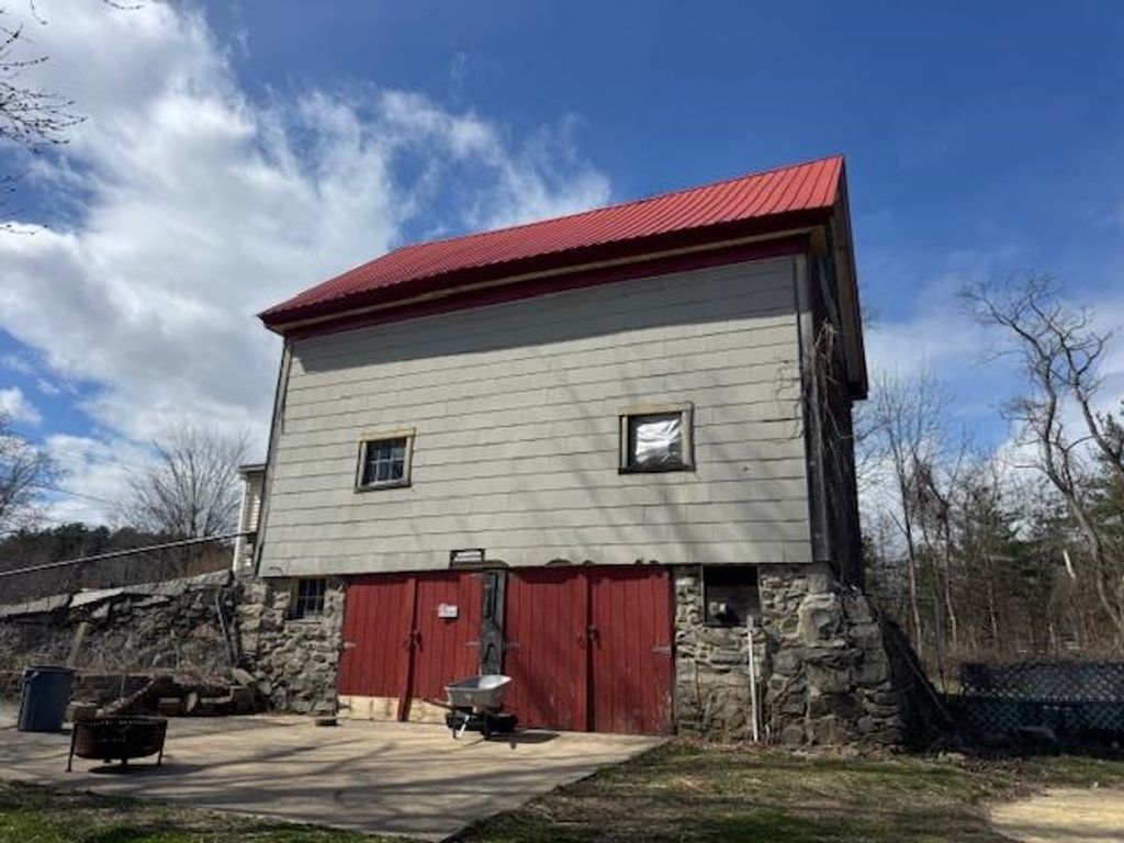 Photo of 1 So. Policy Street, Salem, NH 03079 (MLS # 5082371)