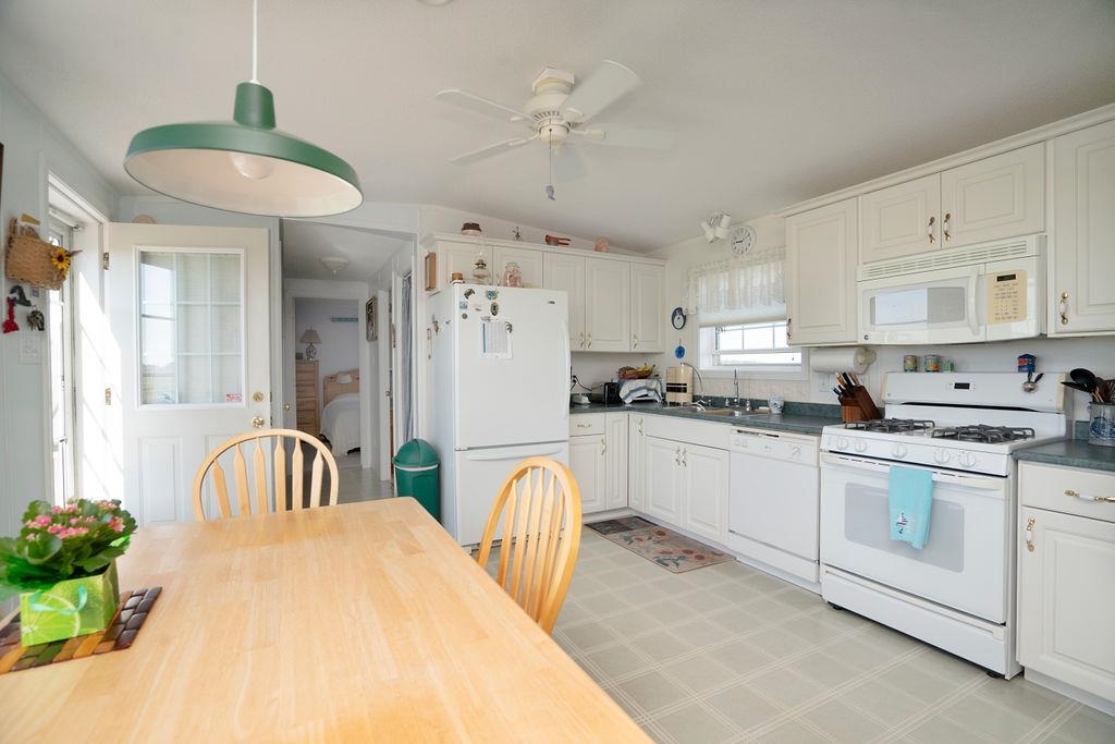27 Cross Beach Road