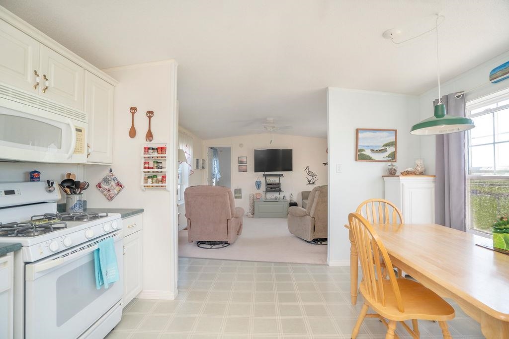 27 Cross Beach Road