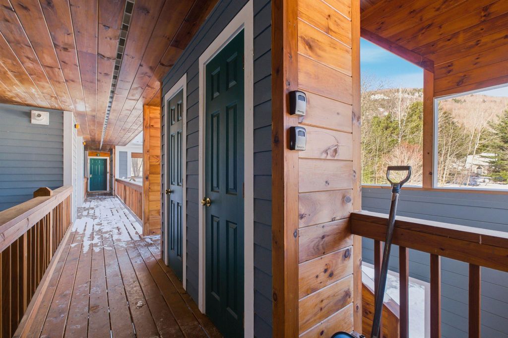 Photo of 5 White Oak Lane #5, Lincoln, NH 03251 (MLS # 5076082)