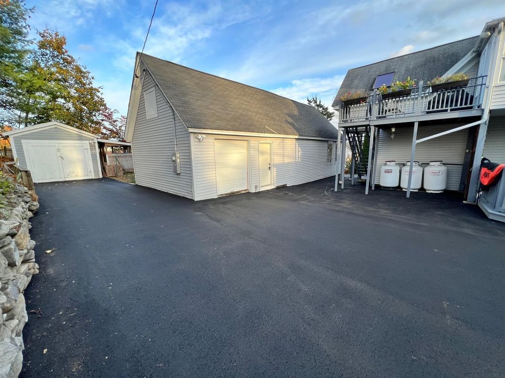 Photo of 15 Frankiln Street, Derry, NH 03038 (MLS # 5079918)