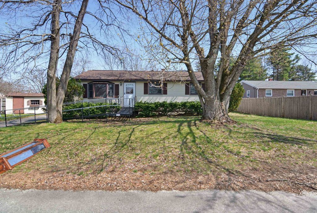 Photo of 2 Westchester Drive, Nashua, NH 03063 (MLS # 5084222)