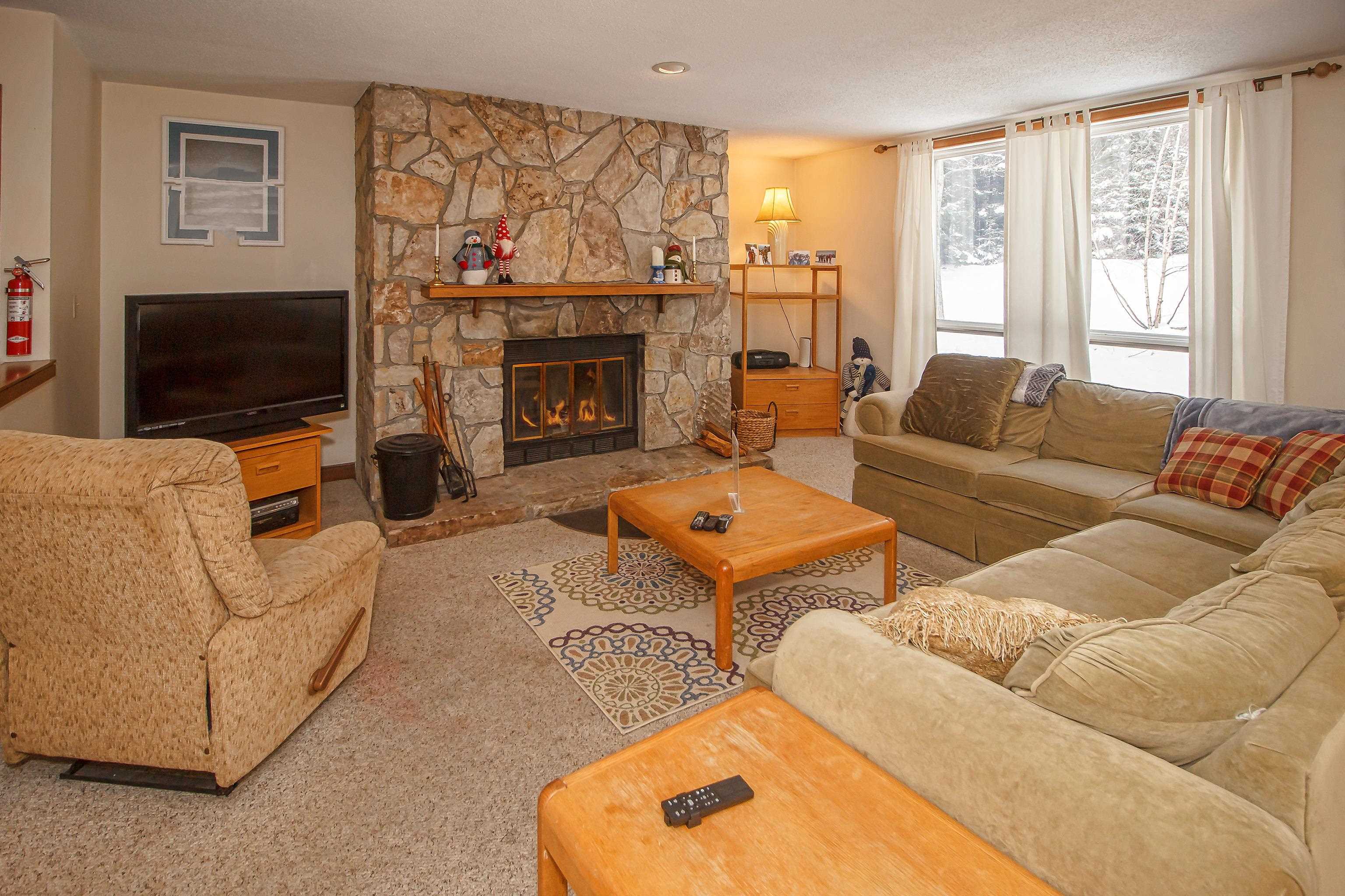 6 G Northbrook Village Way 23